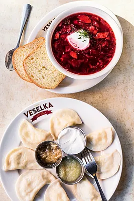 Rented by Extell Marketing Group LLC | media 22