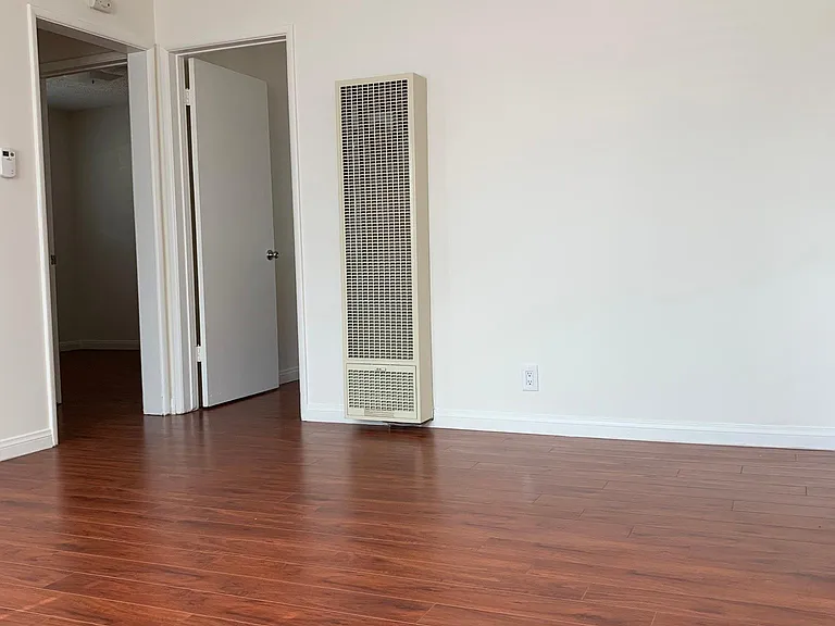 2219 Mathews Ave #A — Photo 9
