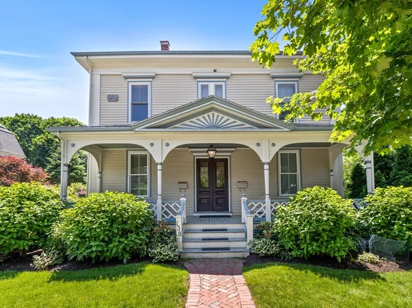 138 Lincoln St #2, Newton, MA 02461