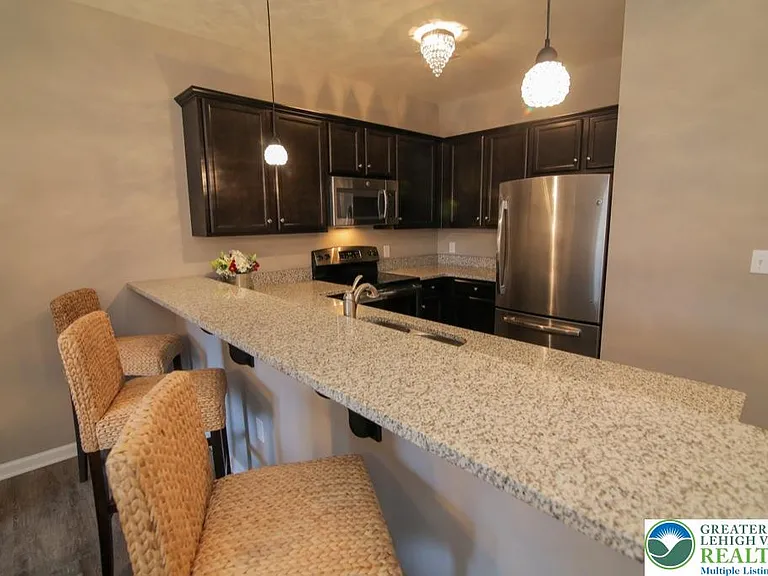 623 Linden St — Photo 4