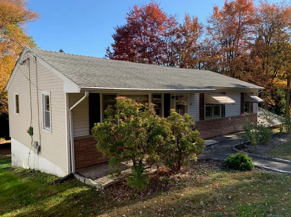 17 Dana Road, Danbury, CT 06811