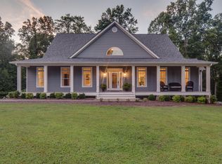 700 Coves Pointe Ln, Sparta, TN 38583