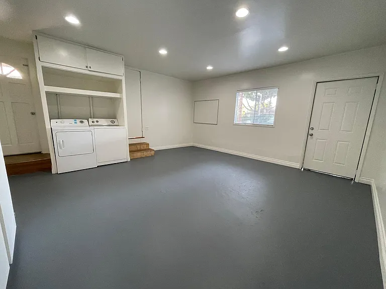 Bonus Room-great to use as office, gym or playroom