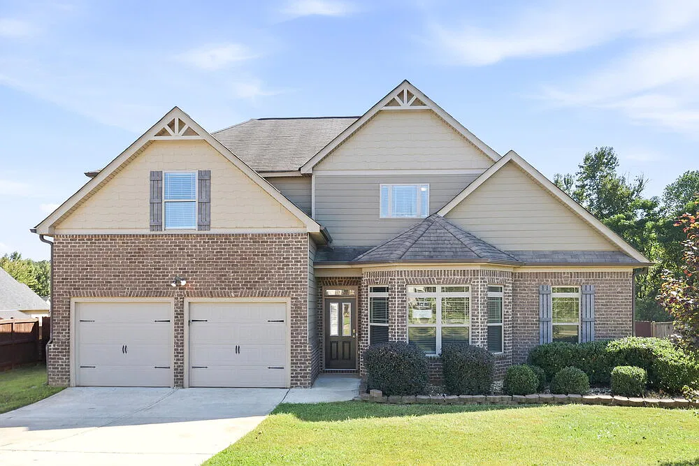 4 bed, 3.5 bath, 2892 sqft, $2,715 — Photo 1
