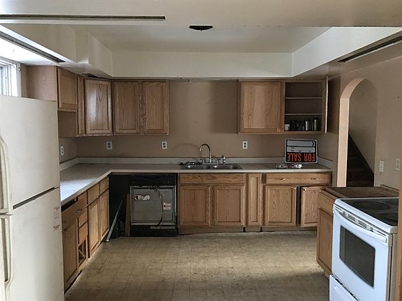 2nd image of 418 Juneau Ave