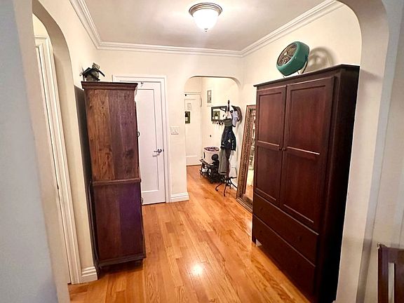 5th image of 340 E 66th St APT 6C