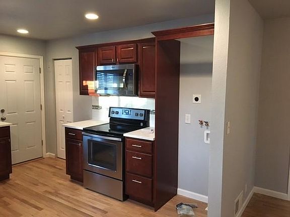 3rd image of 1710 S Shoshone St