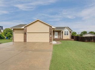 853 S Sunset Cir, Andover, KS 67002