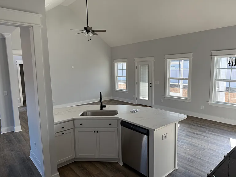 3030 Fincher Dr — Photo 3