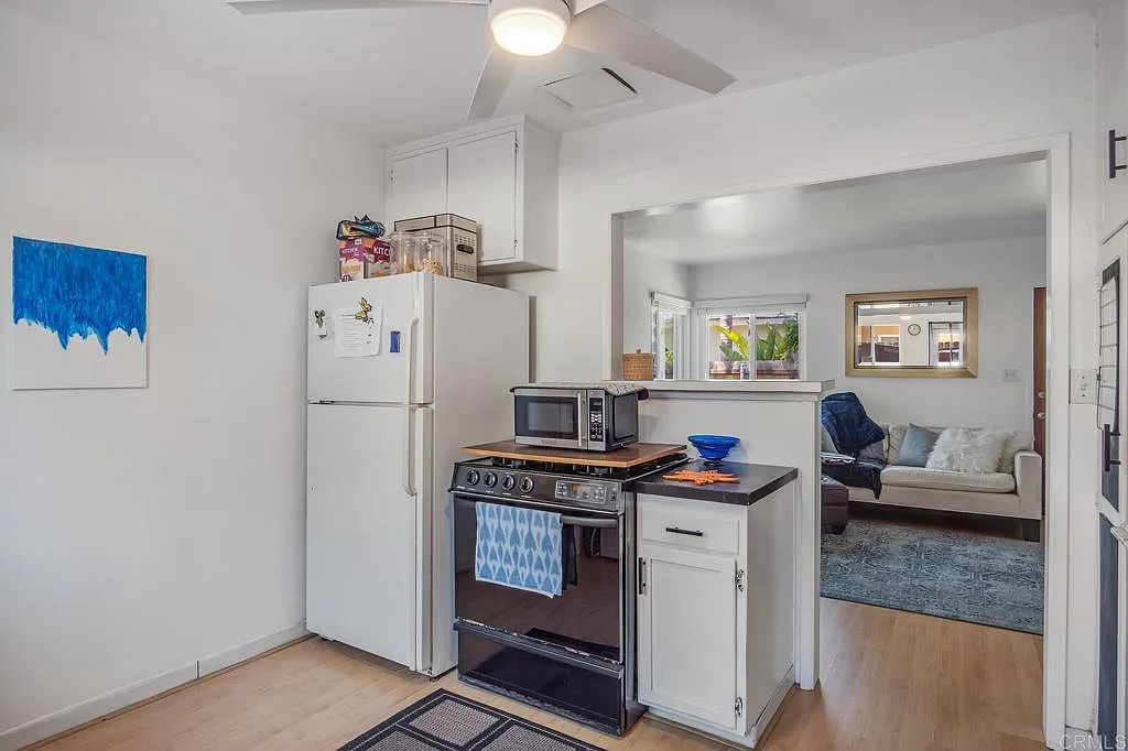 2 bed, 654 sqft, $3,600 — Photo 4