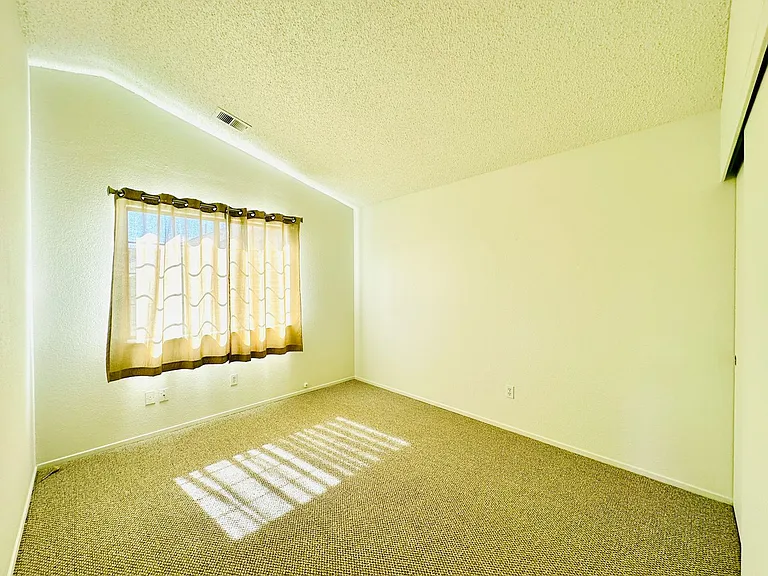 1537 Yarberry Dr — Photo 16