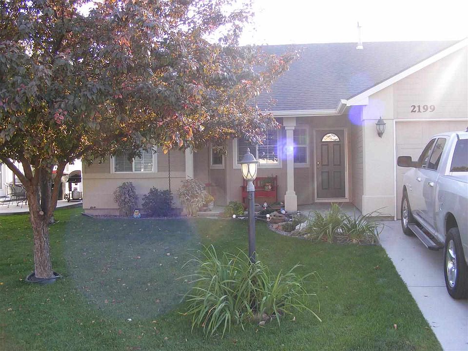 2nd image of 2199 N Interlachen Way