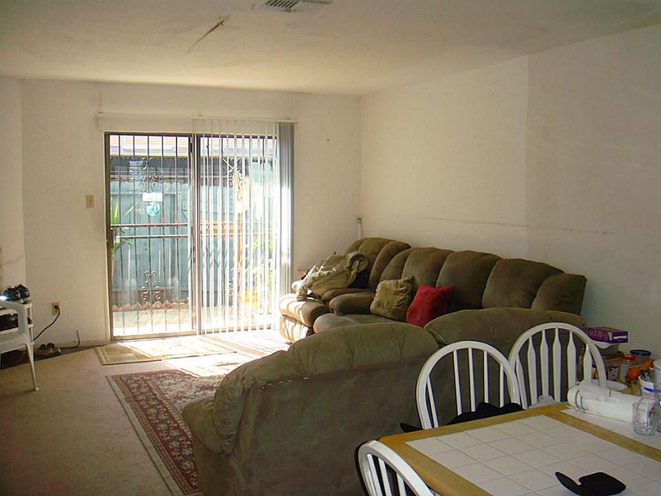 living/dining room
