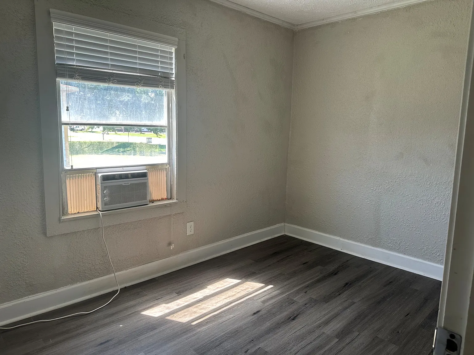 1709 West 4th Street - 1 — Photo 4