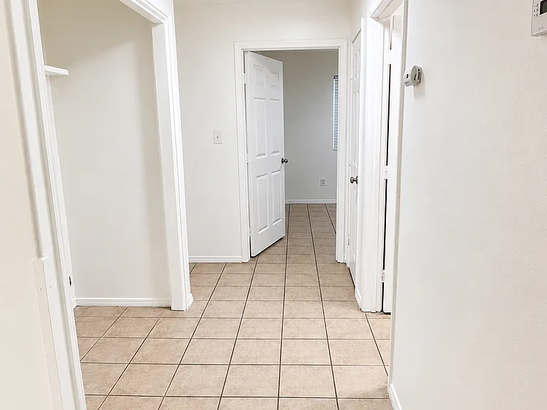 209 E Moneta Ave #B — Photo 14