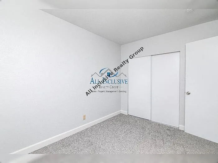 2710 Lerwick Rd — Photo 11