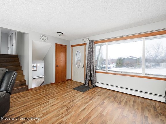 2nd image of 1120 Alder Ave