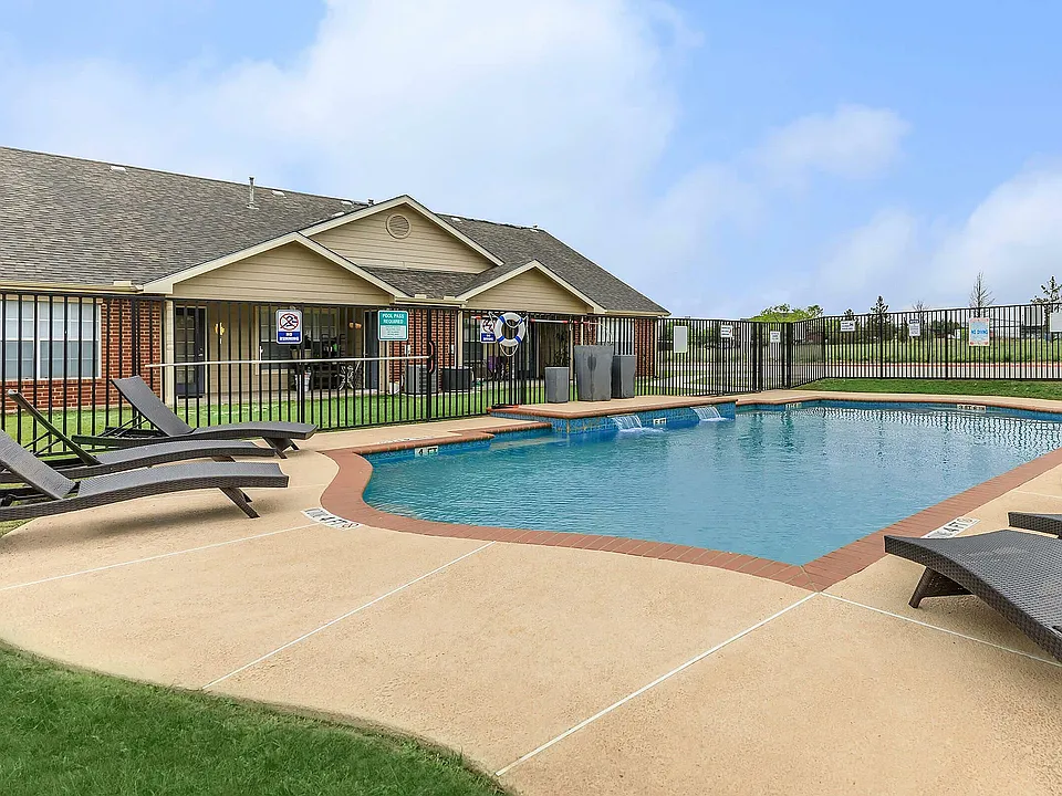 Sparkling Swimming Pool at Limestone Ridge