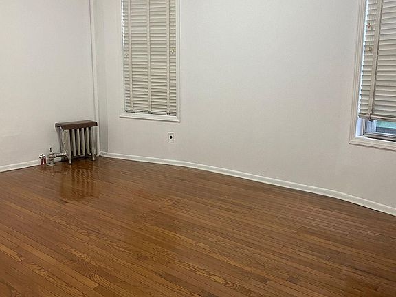 4th image of 2739 Gifford Ave #1