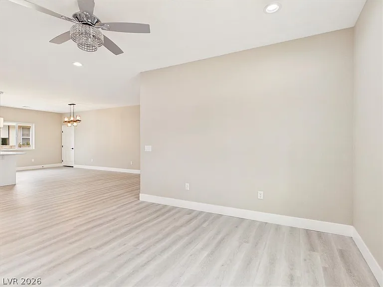1740 S Jerome Ln — Photo 36