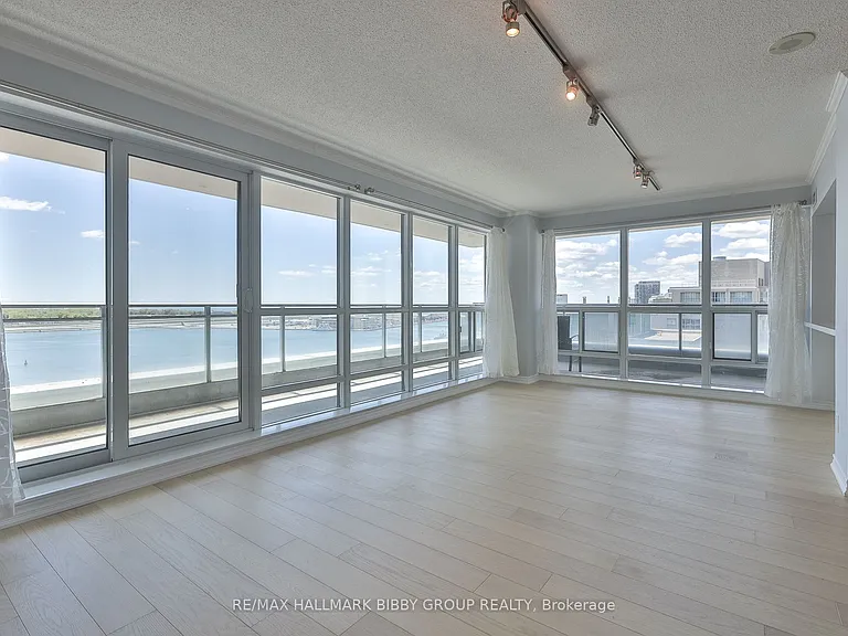 410 Queens Quay W #1103 — Photo 3