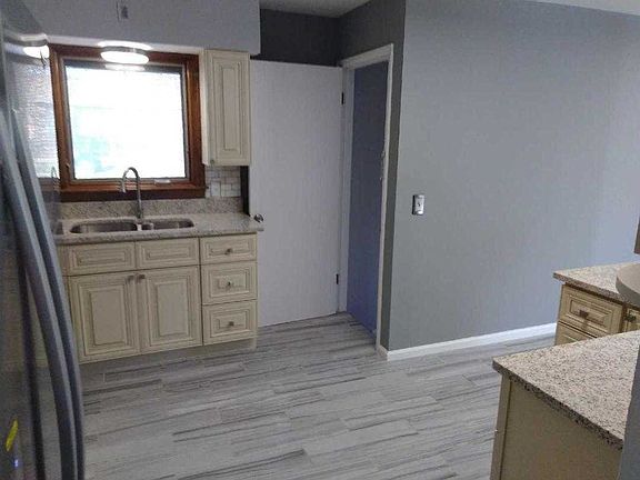 4th image of 5358 Teaberry Ct
