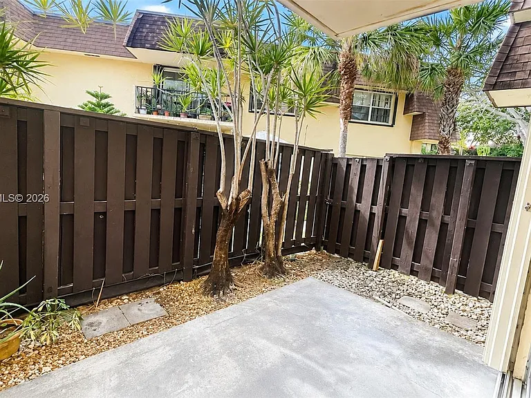 9100 SW 137th Ter #4-3 — Photo 8