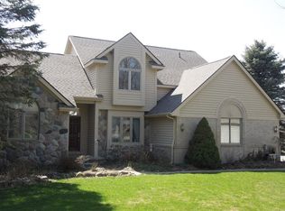 28675 N Dixboro Rd, South Lyon, MI
