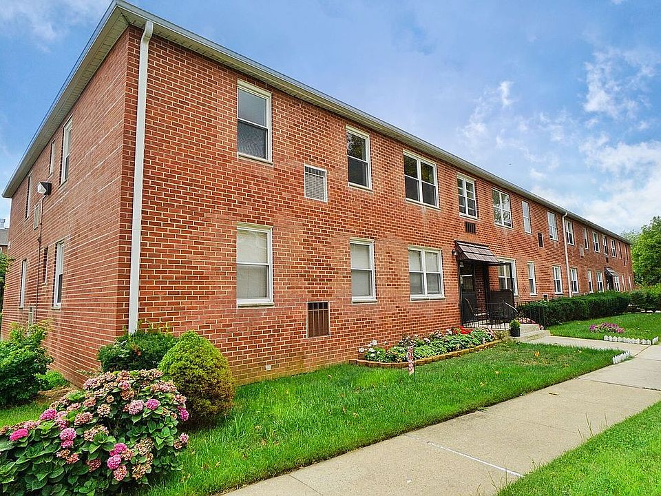 1st image of 133 Cortelyou Ave APT 2-3
