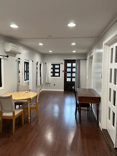 1431 Oak St Photo 1