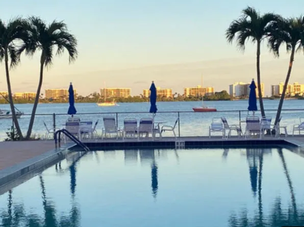 1516 S Lakeside Dr APT 203, Lake Worth Beach, FL 33460