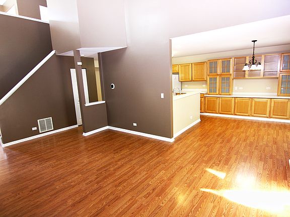 3rd image of 2062 Orchard Ln