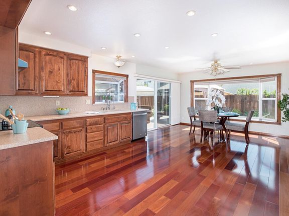 5th image of 6261 Solano Dr