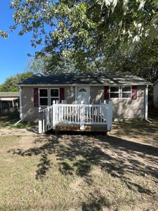 1102 S Rinker Avenue, Aurora, MO, 65605