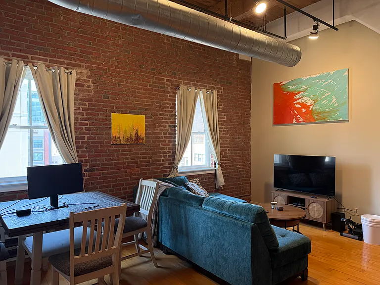 1010 Arch St #703 — Photo 4