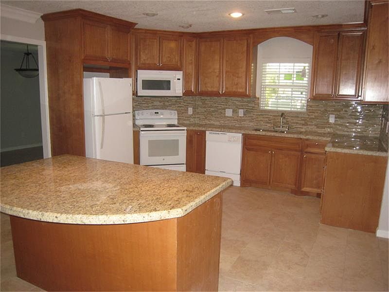1st image of 1206 Avenue L