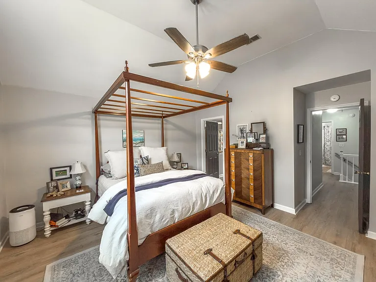 202 Gibbon Ct — Photo 14