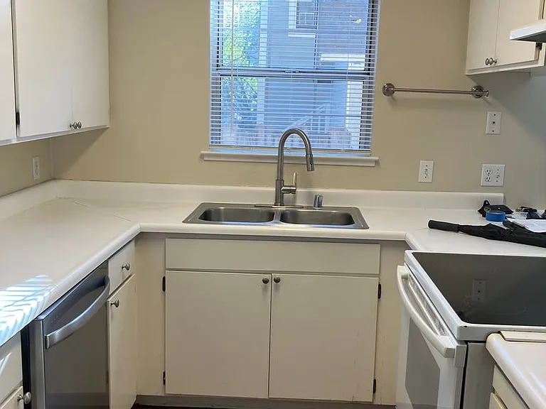 321 T St — Photo 1