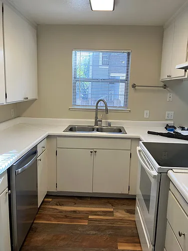 321 T St Photo 1