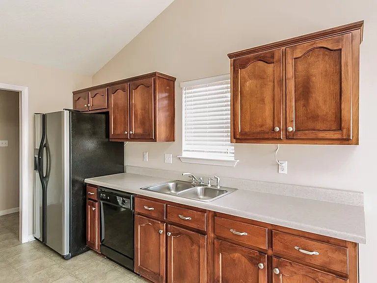 8181 Martin Dr — Photo 6
