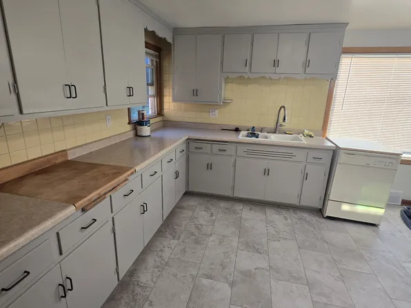 348 E Wilbur Ave, Milwaukee, WI 53207