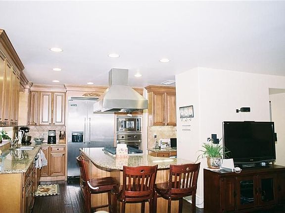 Kitchen with Viking Appliances