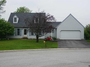 700 Chesterbrook Dr, York, PA 17406