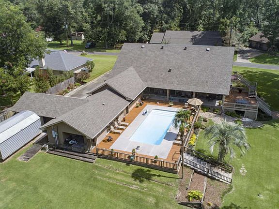 3rd image of 237 Lee Garland Dr