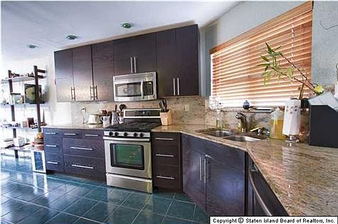5th image of 162 Camden Ave