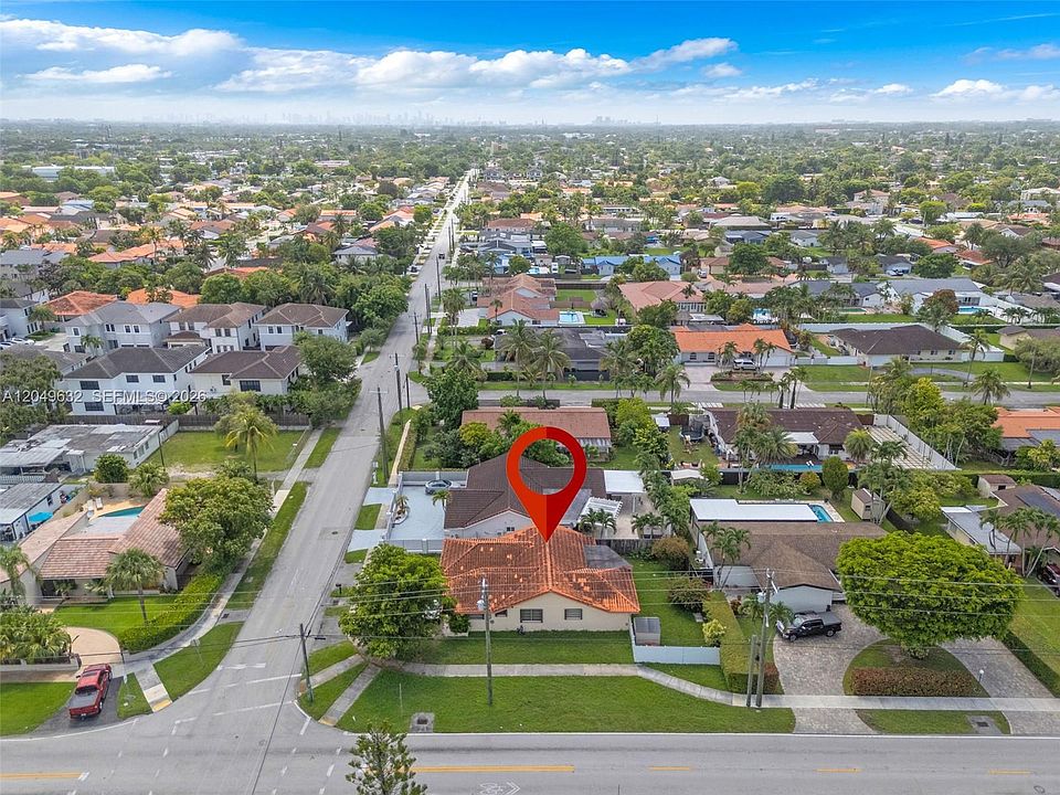 2nd image of 10190 SW 28th St