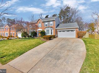 8520 Silverview Dr, Lorton, VA 22079