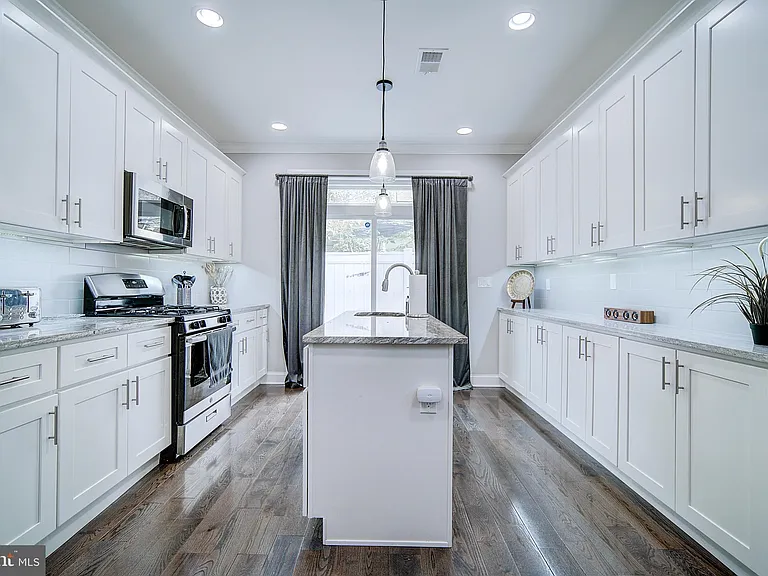 1513 S Lambert St — Photo 10