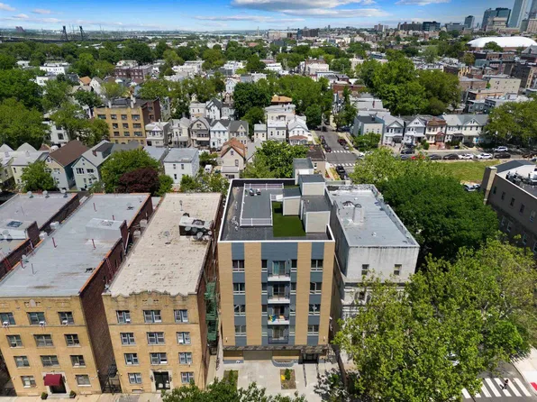 186 Kensington Avenue image 6 of 16