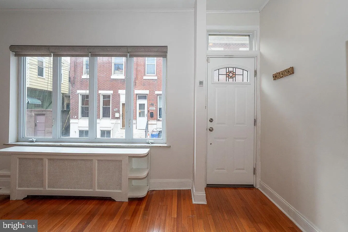 3 bed, 1.0 bath, 1056 sqft, $1,900 — Photo 3